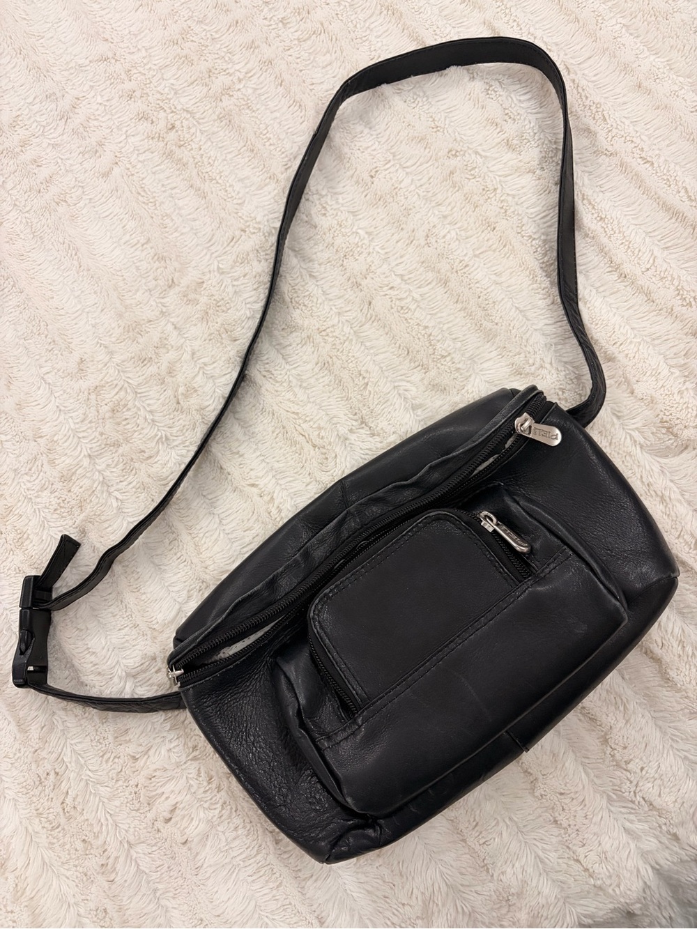 Piel- Carry all waist bag- Black Leather Crossbody Bag
